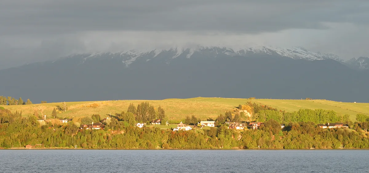 Lakeside scenery in Puerto Varas, archive photograph from 2003