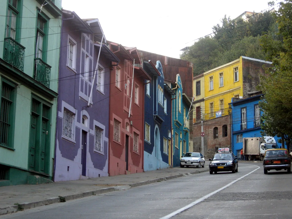 Colourful houses on a Valparaíso street, archive photograph from 2007